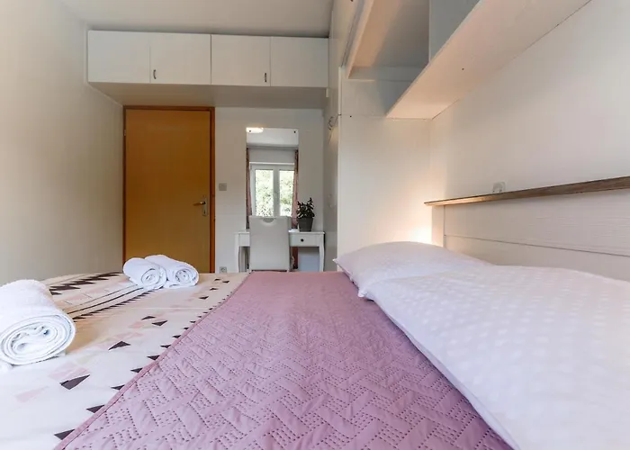 Garden View * 브르사르